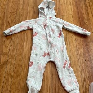 Adorable and soft Carter’s zip up hoodie/ sweatpants suit.